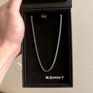 New never worn stainless steel necklace, sweet proof water proof